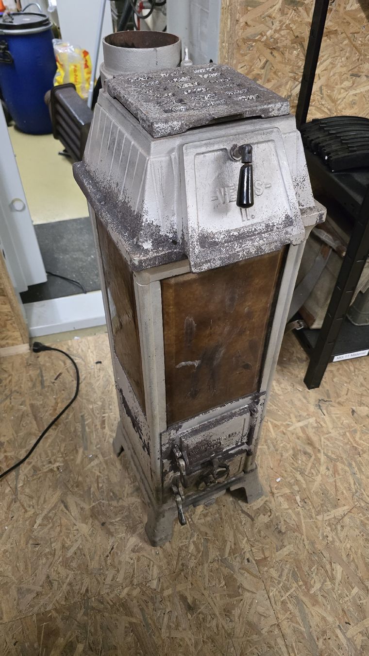 Altri mobili d'antiquariato: Antiker Holzofen gebraucht – Usato da Koppigen venduto da ste_ka_90
