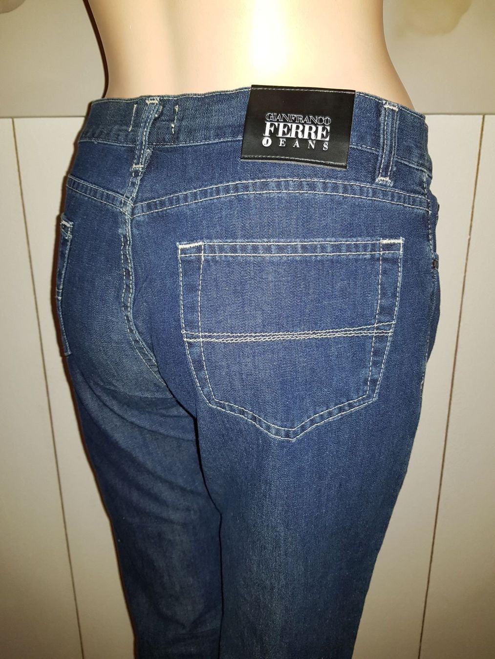 Gianfranco Ferre Jeans: Jeans GIANFRANCO FERRE  Taille/Grosse  W28 – Usato da Cossonay-ville venduto da Super-Price-Quality