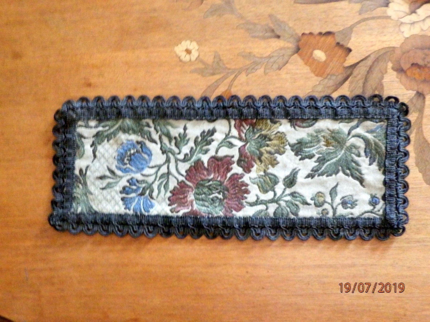 Dessous de verre: 5 Deckchen, Brokat, Untersetzer, diverse Grössen und Farben – D'occasion à Ueberstorf par dinbau 1