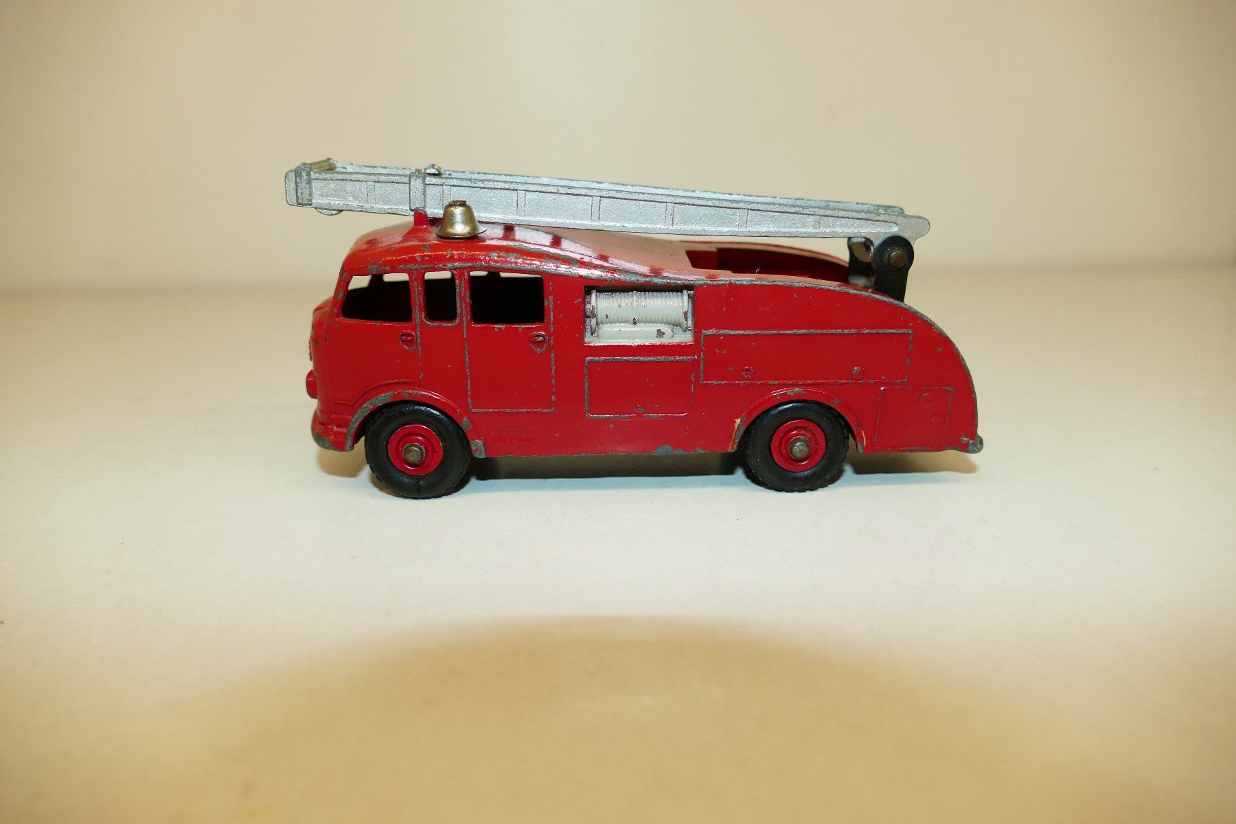 Dinky Toys Modellini d'auto: Dinky Supertoys: Fire Engine – Usato da Niederhasli venduto da rail-duerst
