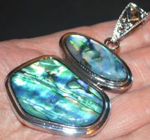 Anhänger L-7402 – Abalone Muschel Perlmutt 49x44mm