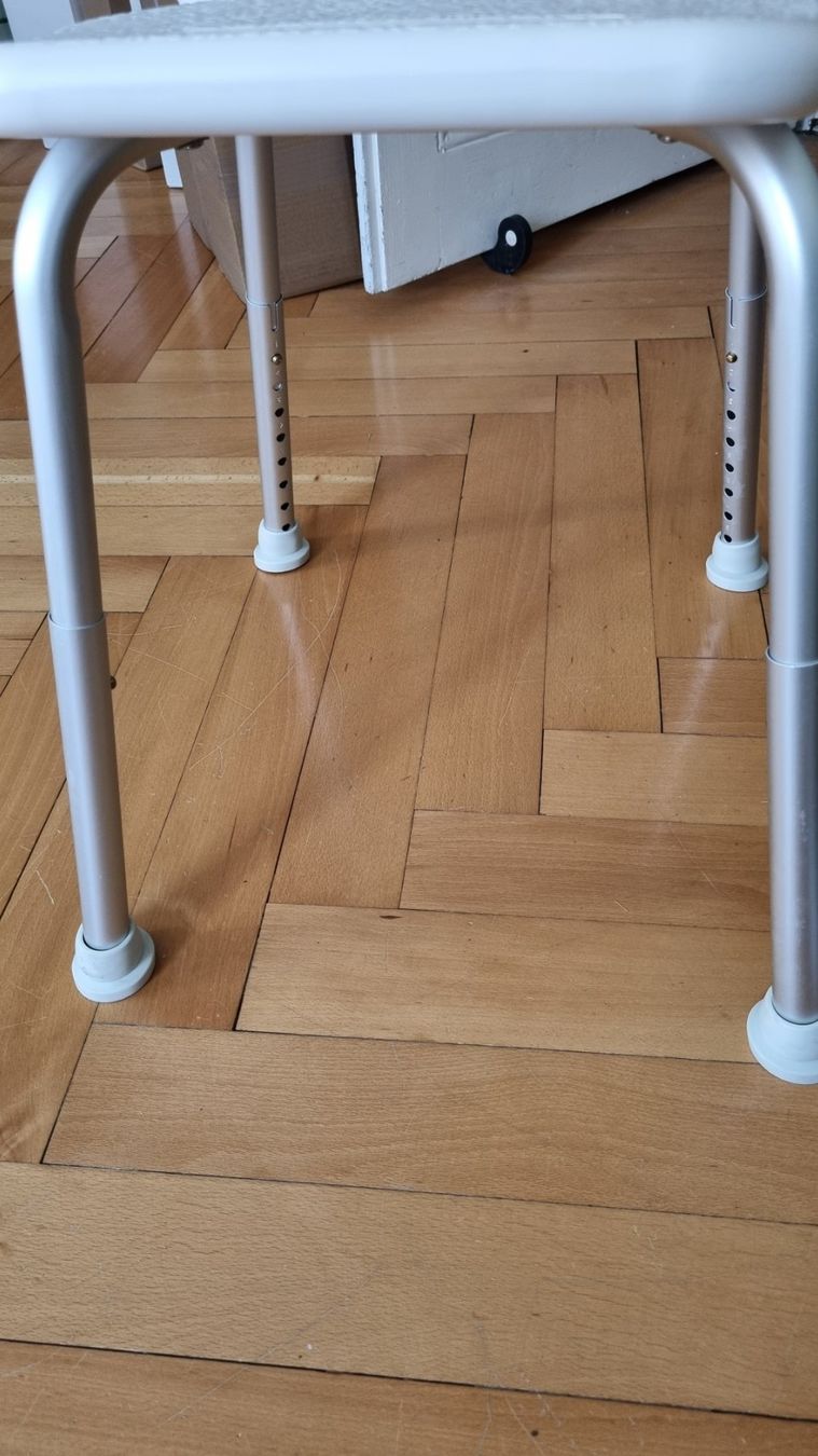 Sgabelli: Tabouret de douche blanc – Usato da La Chaux-de-Fonds venduto da mikilo1 3