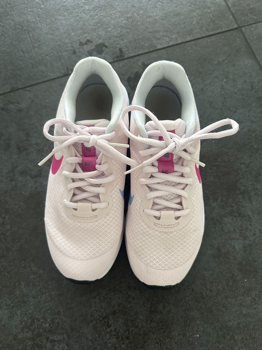 Nike Scarpe per ragazze: Nike Laufschuhe rosa Grösse 36 neu – Nuovo (secondo la descrizione) da Winterthur venduto da ChicMarkt 5