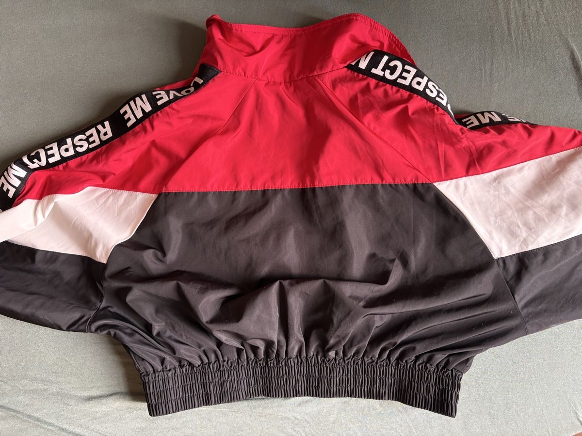 Giacche: Veste Croptop Bershka – Usato da Genève venduto da Bouux 2