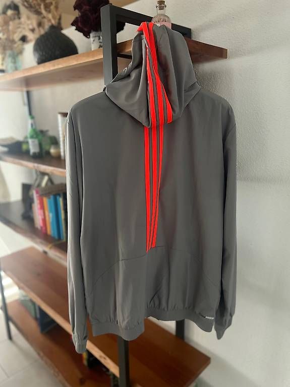 Giacche: Adidas Jacke – Usato da Dagmersellen venduto da tabula_rasa 2