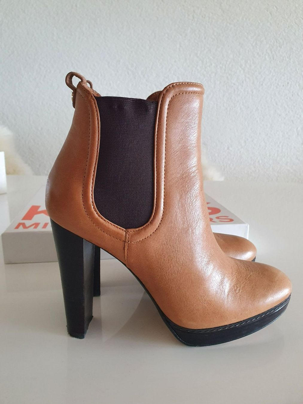 Michael Kors Scarpe da donna: Michael Kors Stiefeletten – Usato da Luzern venduto da J.Co