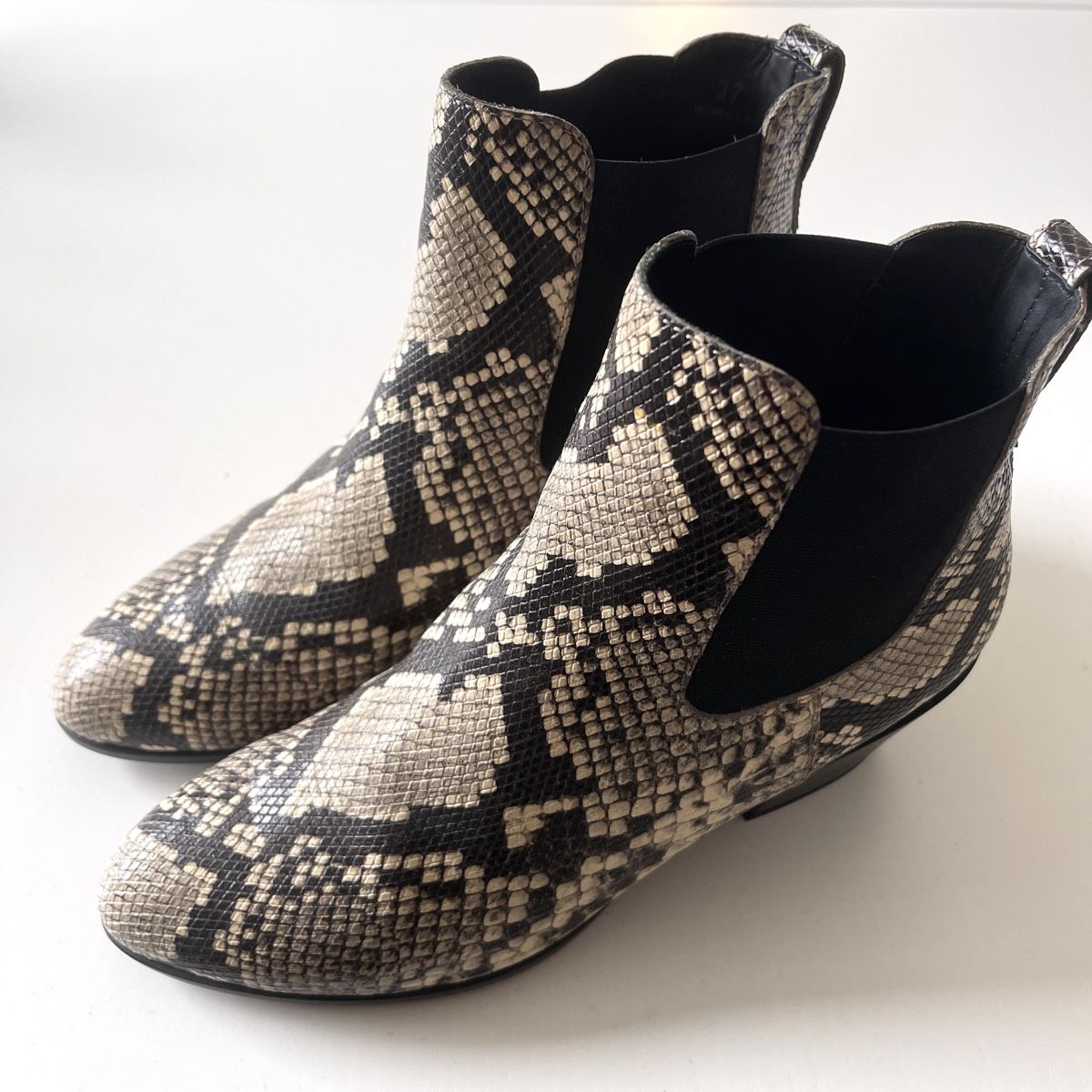Hogan Scarpe da donna: HOGAN Boots – Usato da Emmen venduto da Avviivva_Com2023 1
