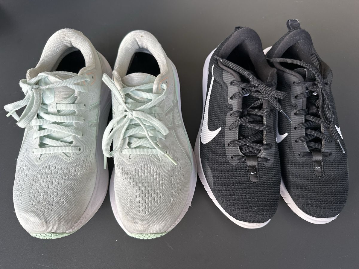 Asics Chaussures femmes: Asics+Nike Turnschuhe Gr.40 – D'occasion à Davos Platz par Anakonda1