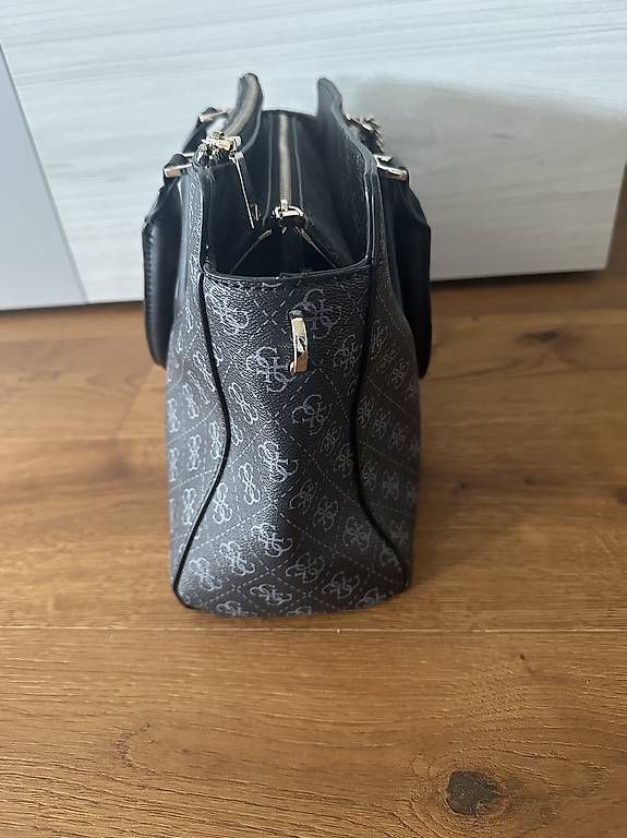 Borse da donna: Guess Handtasche - Schwarz – Usato da Wangen SZ venduto da Jaay_Sky 3