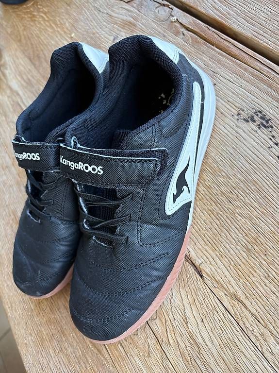 Chaussures garçon: Hallenturnschuh Gr.38 – D'occasion à Thun par danceT 1