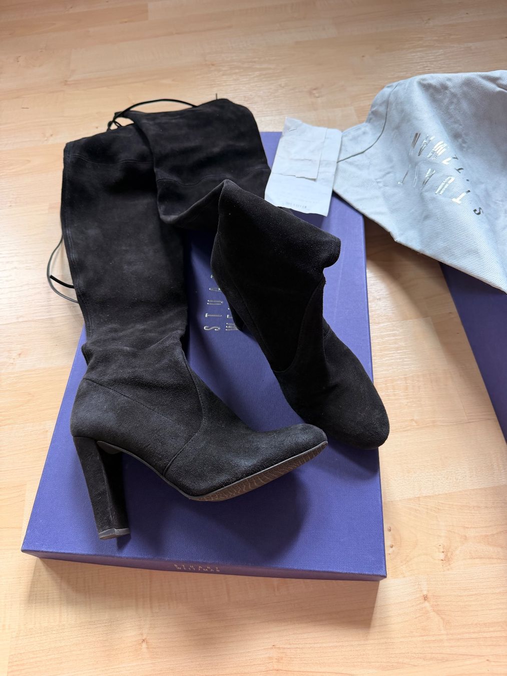 Stuart Weitzman Damenschuhe: Stuart Weitzman Overknee Boots Suede Schwarz Size 36 - NEW – Neu (gemäss Beschreibung) aus Zürich von Pronu