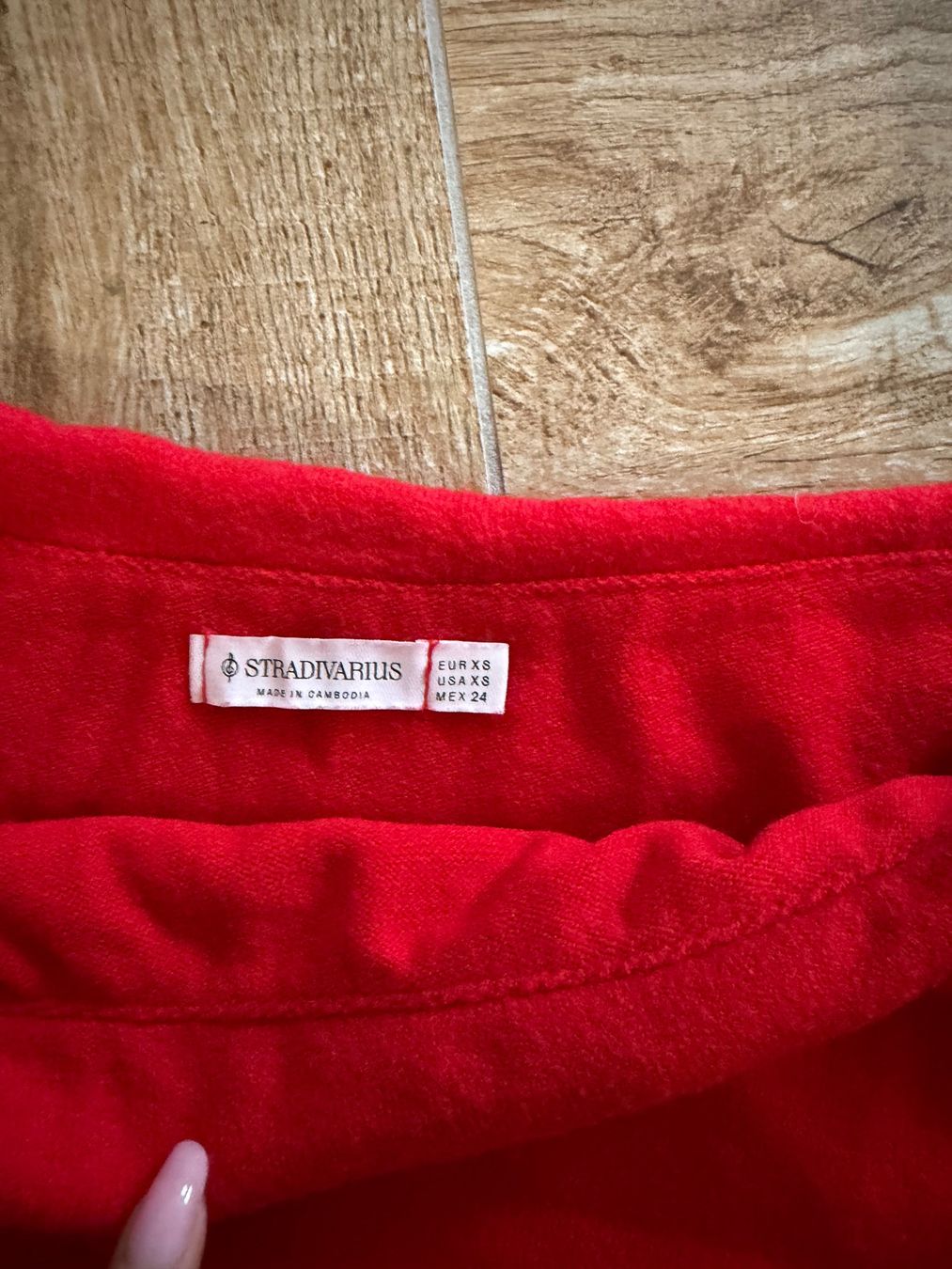 Stradivarius Maglioni & Felpe: Off Shoulder Pullover Stradivarius XS Top Zustand – Usato da St. Gallen venduto da kka_l9wg 1