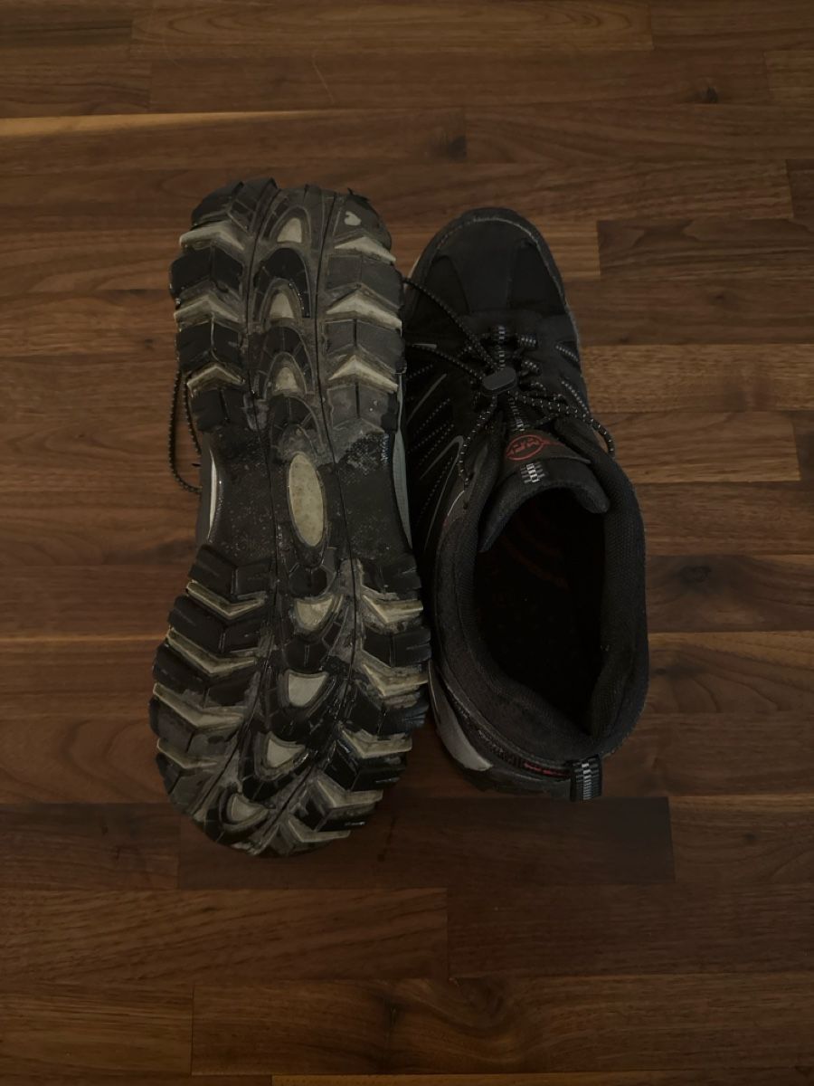Scarpe da uomo: Wanderschuhe Memphis One wasserdicht Grösse 42 – Usato da Winterthur venduto da Winti_Deal 1
