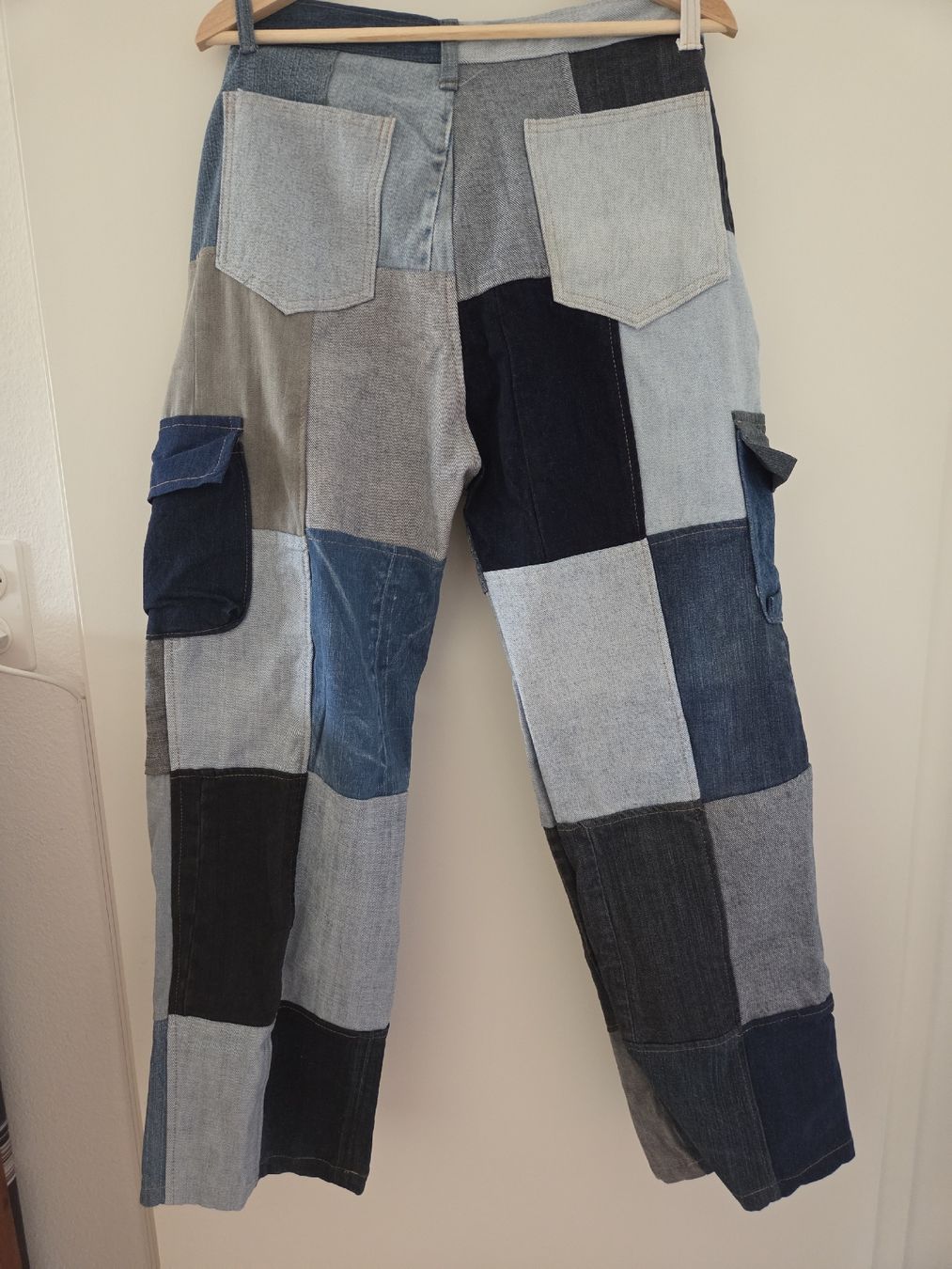 Jeans: Coole Patchwork Jeans, Grösse 38, Handmade, Unikat! – Nuovo (secondo la descrizione) da Basel venduto da Anghkorwatt 5