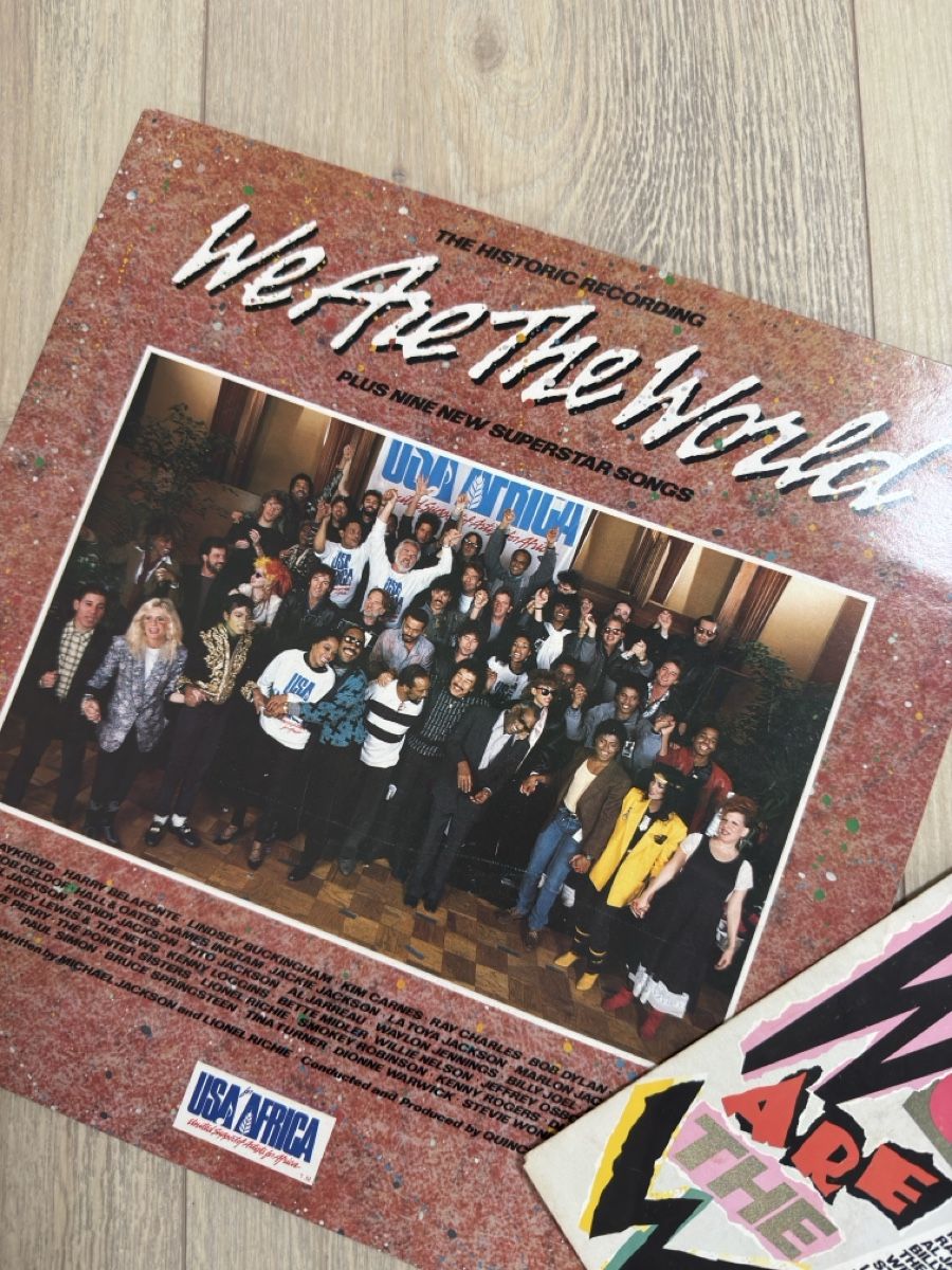 Dischi in vinile: Mit Michael jackson "We Are The World" Vinyl Single & LP – Usato da Sarmenstorf venduto da Nathaliie_21 1