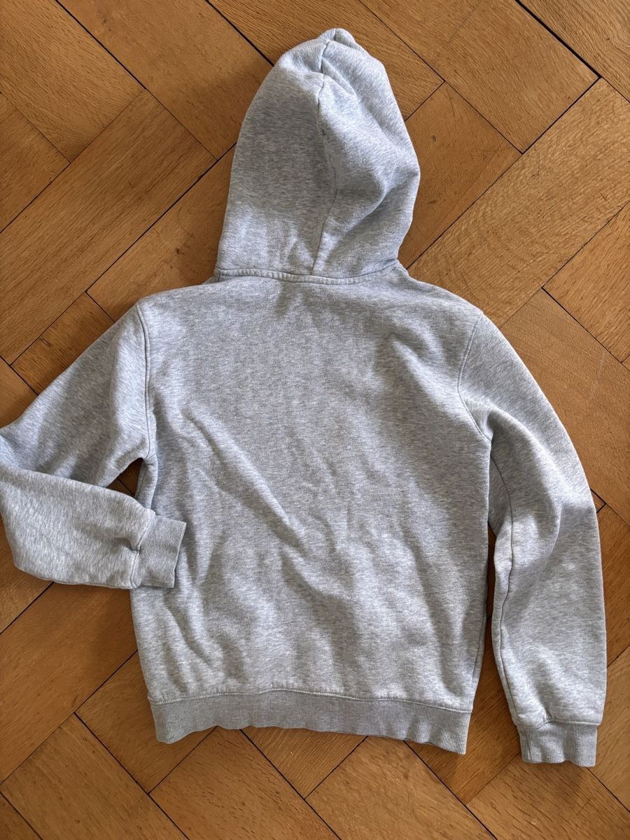 H&M Maglioni & Felpe: Grauer Kapuzenpullover, 146 – Usato da Zürich venduto da gucks