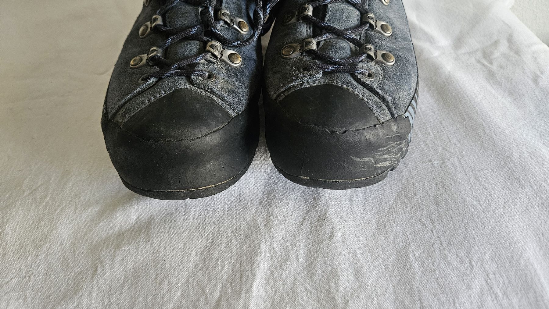 Scarpa Herrenschuhe: Wanderschuhe SCARPA Herren Grösse 43  – Gebraucht aus Ettingen von samiba 9