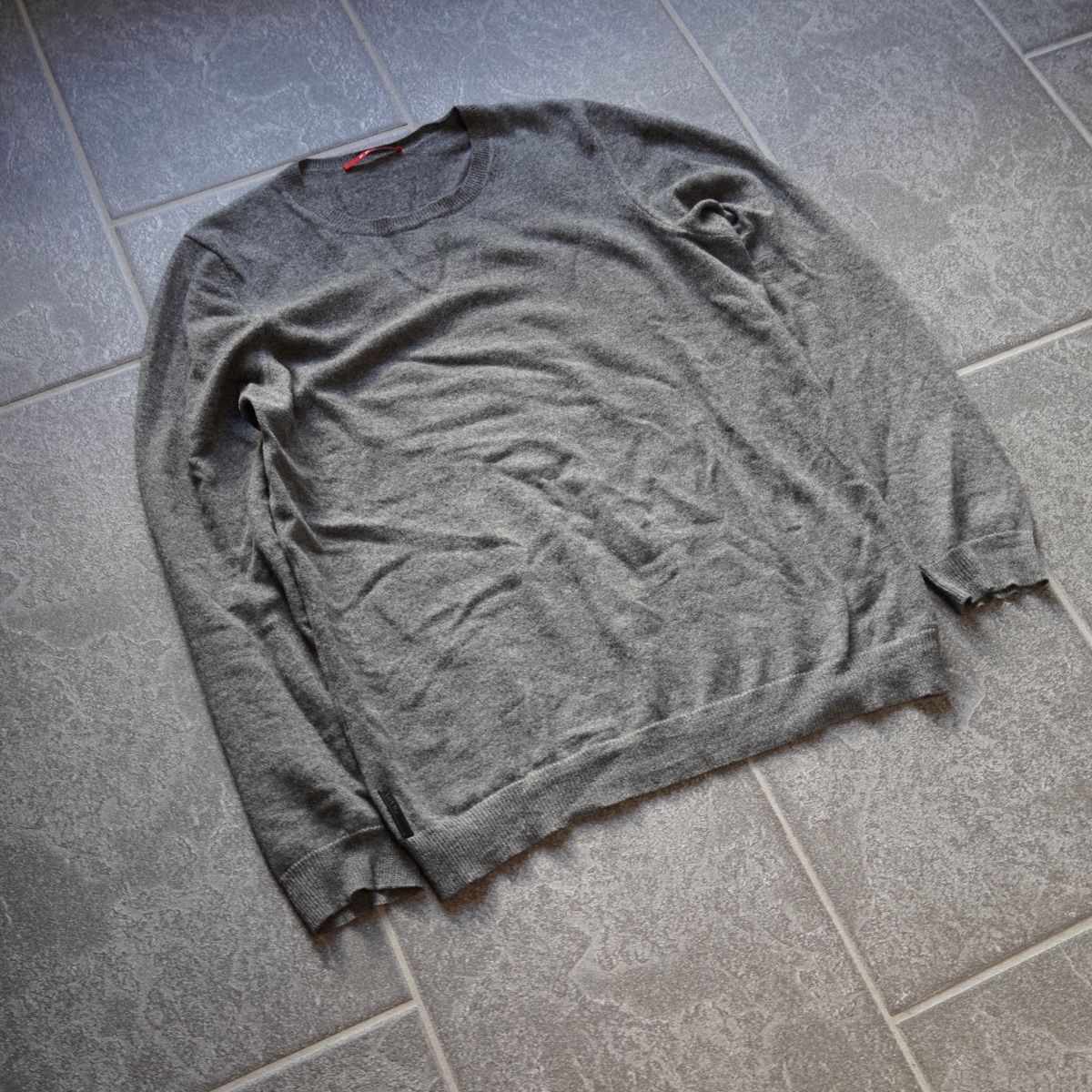 Prada Pullover & Sweatshirts: Prada Pullover aus 100 % Kaschmir – Grau – Gr. 50 – Neu (gemäss Beschreibung) aus Embrach von bernadiebernada