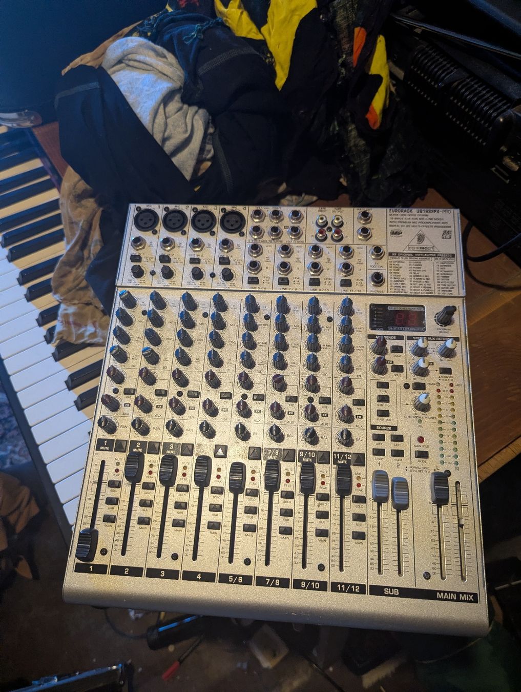 Behringer Console di mixaggio: mischpult Behringer Eurorack UB1622FX-Pro – Usato da Basel venduto da dorjesimeon 3