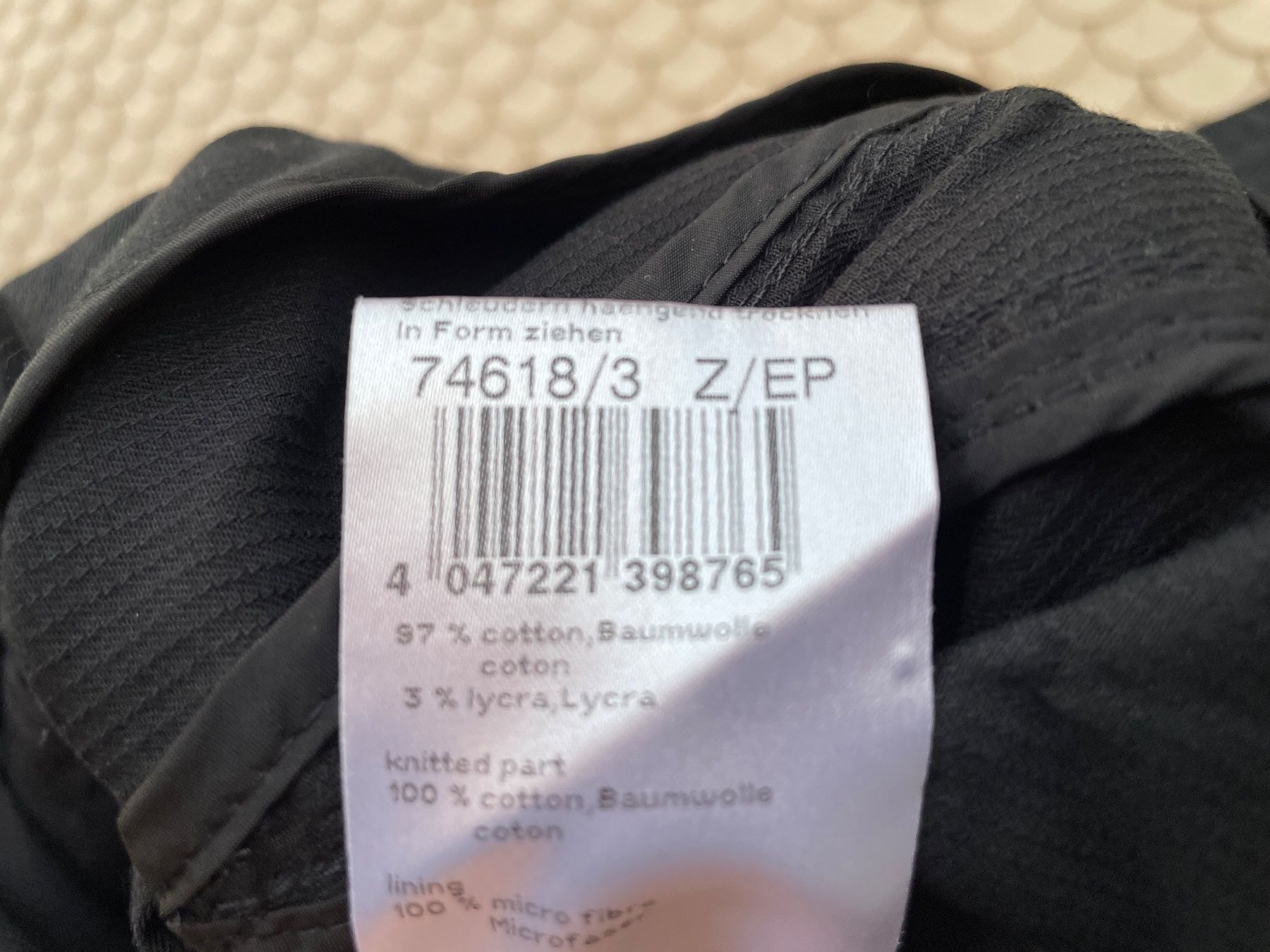 Marc Cain Giacche: Schwarze MARC CAIN Übergangsjacke Gr. S – Usato da Frasnacht venduto da GracyStore 5