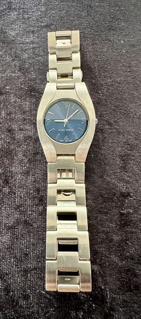 Uhren: Time Force Damenuhr, 24 mm – Gebraucht aus Wallbach von paxnic
