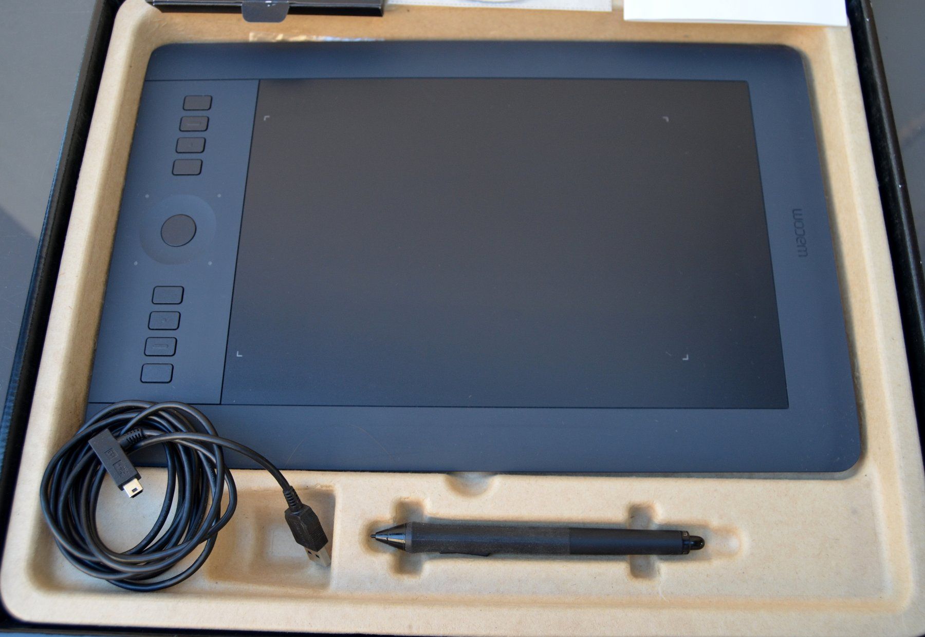 Wacom Tablet PC: Wacom Intuos Pro Medium PTH-651 – Usato da Collonges venduto da arashee 1