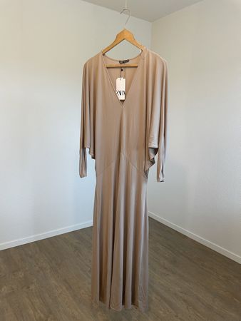Beiges langes Kleid mit Etikett von Zara , Grosse M
