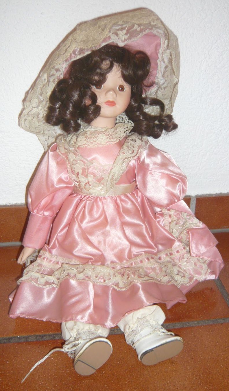 Bambole: Porzellan-Puppe – Usato da Ruggell venduto da Dolce9