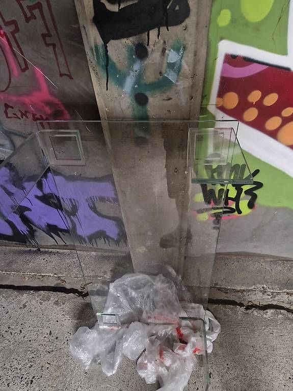Tische: Table de salon en verre  – Gebraucht aus Avully von gud_mwy8 3