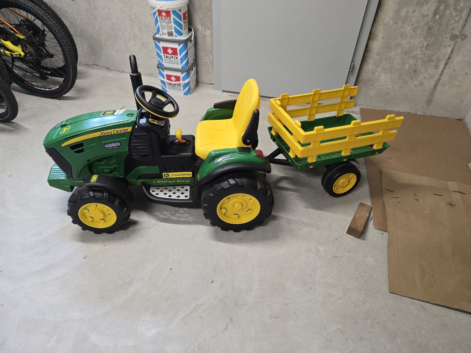 Peg Perego Veicoli per bambini: Peg Perego John Deere Elektro Traktor – Usato da Beckenried venduto da purple-bubbles