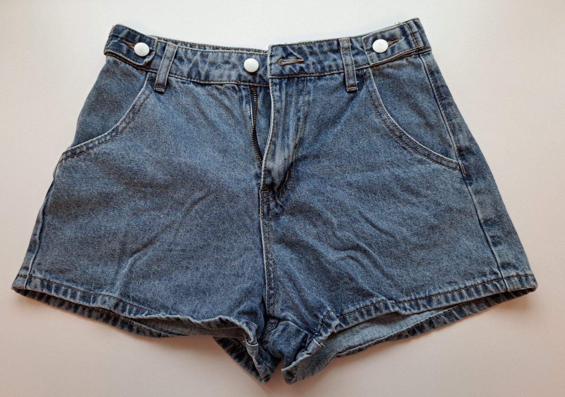 Pantaloni: Jeans Shorts / Gr. M / NEU! – Nuovo (secondo la descrizione) da Luzern venduto da Salemanlu