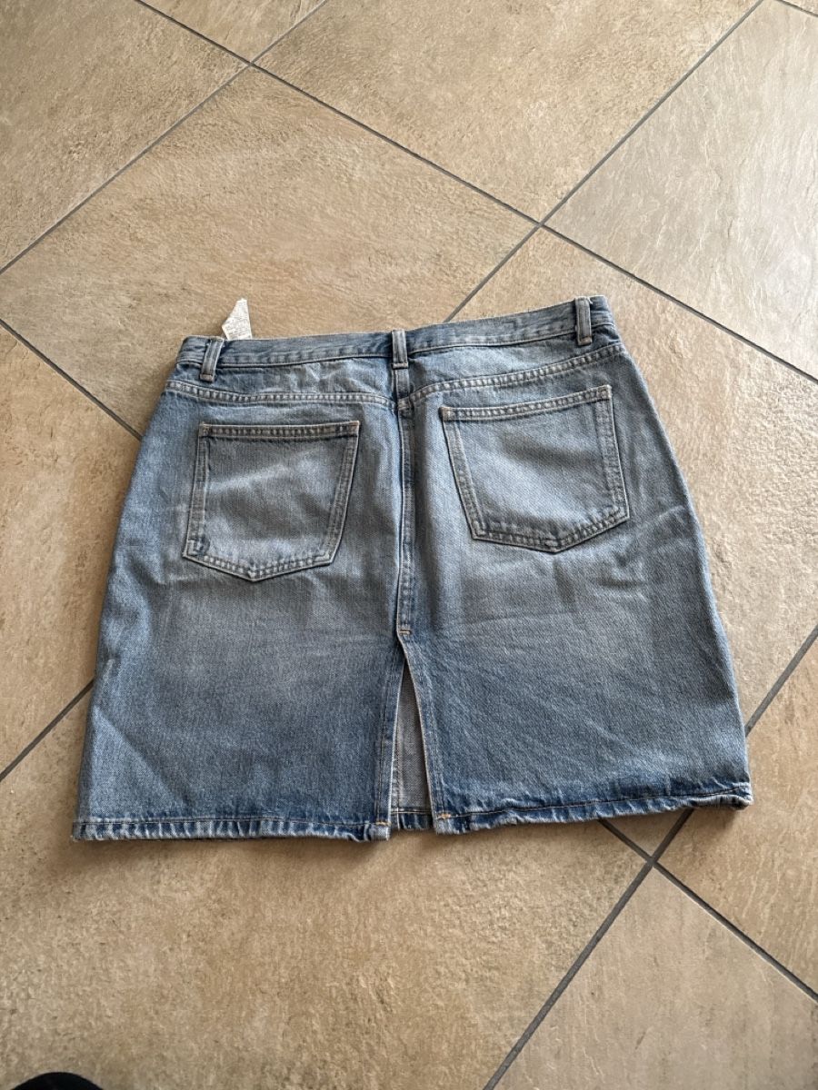 Zara Gonne: Jeans Rock Grösse L von Zara – Usato da Otelfingen venduto da Tommy112 1