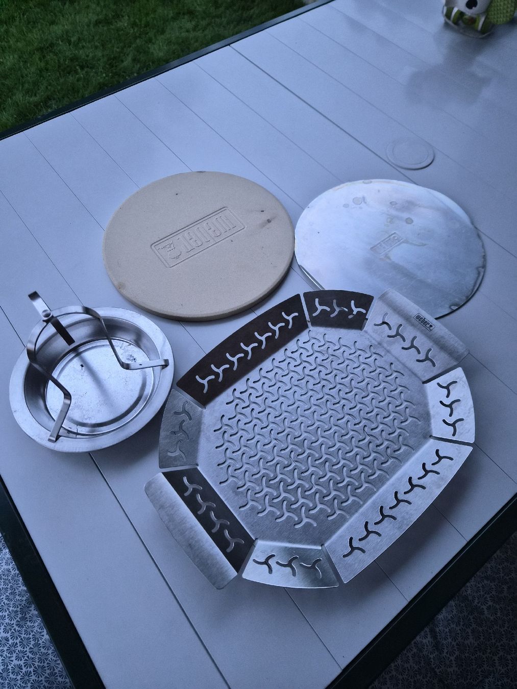 Weber Elettrodomestici da cucina: Weber Grill Accessories Pizza Stone & Griddle Set  – Usato da Maur venduto da Sofi___