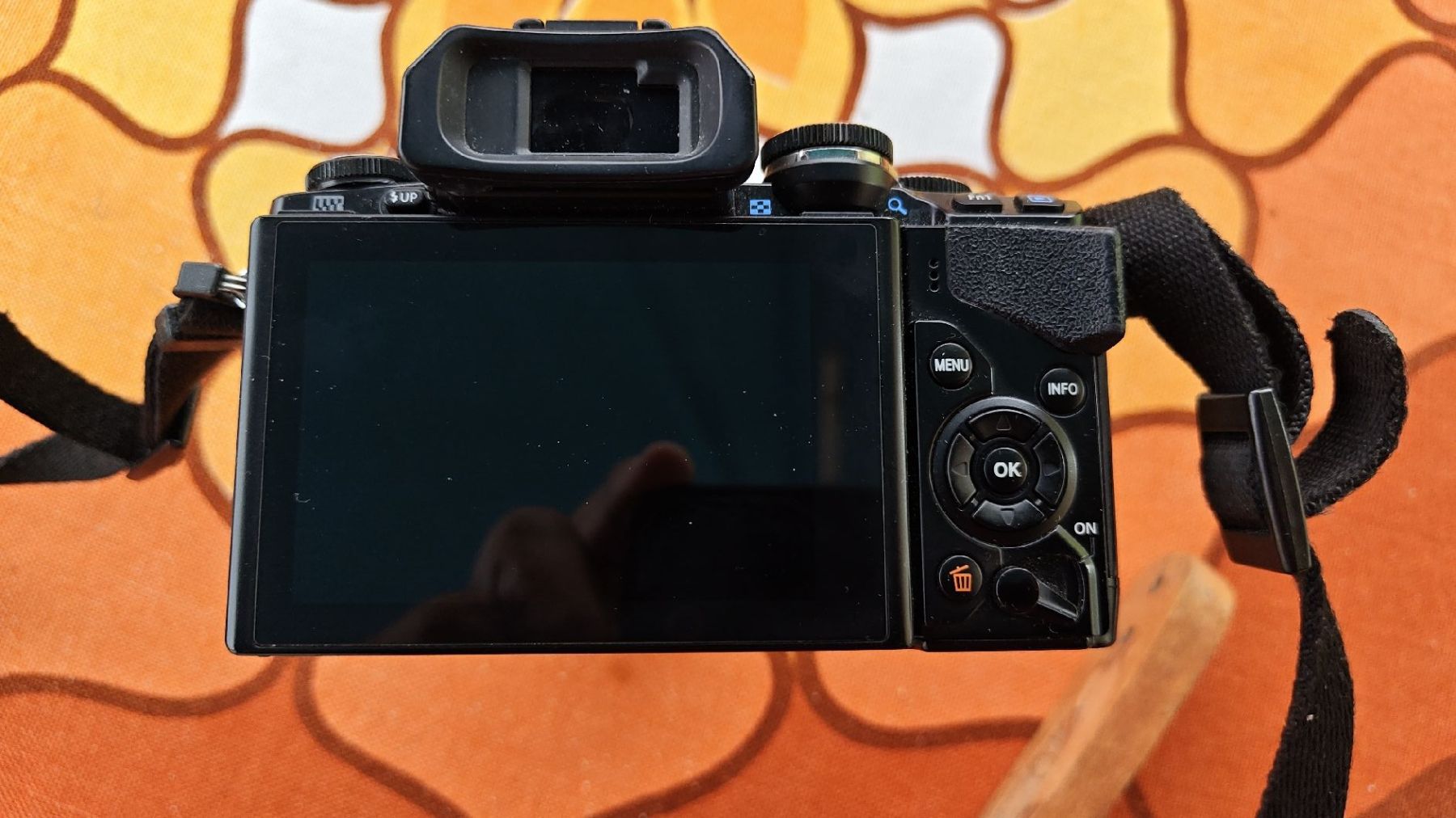 Olympus Kamera: Olympus OM-D E-M10, avec accessoires – Gebraucht aus Sugiez von clo_76gd 1