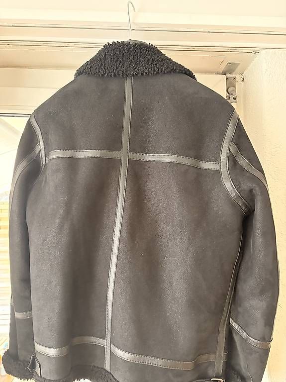 Giacche: Schwarze Lederjacke Grösse 48 – Usato da Bern venduto da Ueru 2