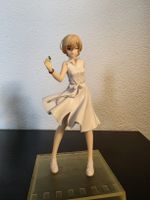 Anime Figur Mädchen weisses Kleid