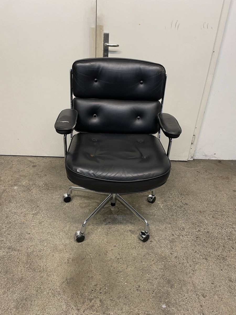 Eames Fauteuils: Vitra Eames Lobby Chair ES 104  – D'occasion à Basel par M.Secondhand