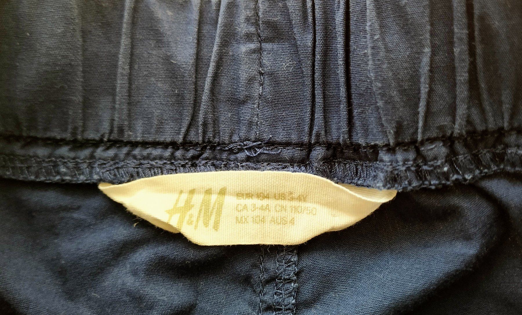 H&M Hosen: Short bleu Taille 194 (3-4 ans) – Gebraucht aus Carouge GE von for_8yym 1