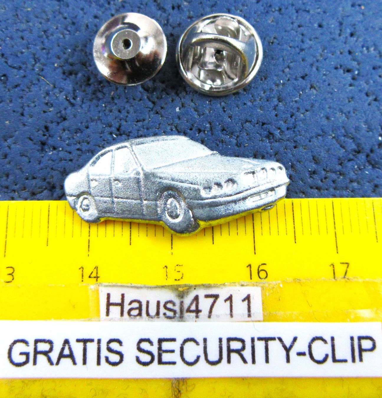 BMW Plaketten & Abzeichen: BMW AUTO PIN 3D SILBRIG GEPRÄGT mit SECURITY-CLIP – Gebraucht aus Ettingen von Hausi4711