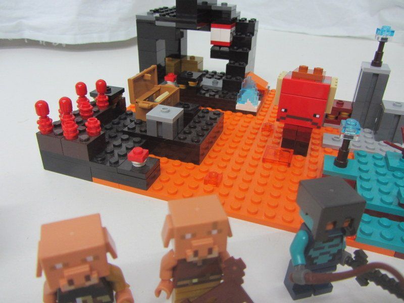 Lego Kit di costruzioni: LEGO Minecraft 21185 " The Nether Bastion " – Usato da Kreuzlingen venduto da Han-Solo-68 6