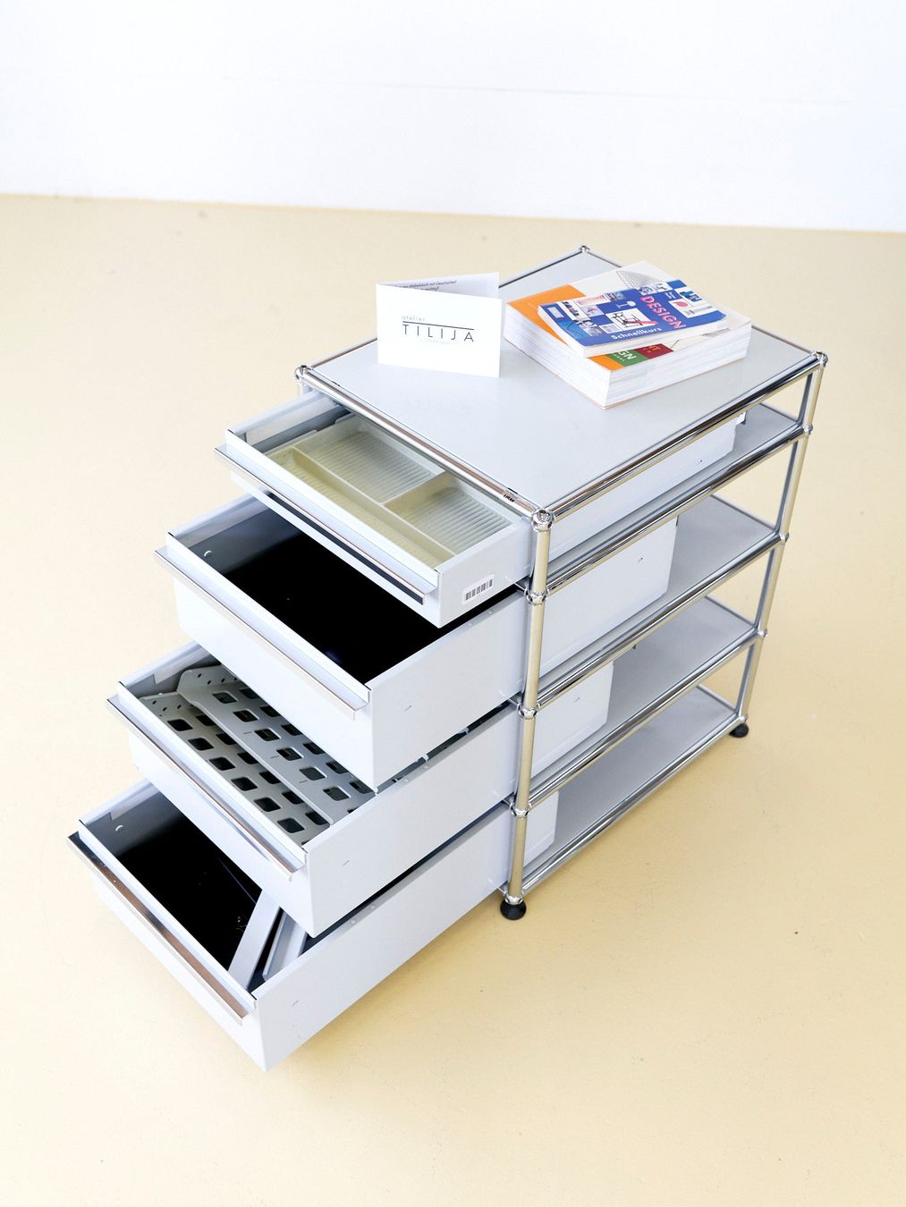 USM Banconi: USM Haller Rollcontainer | Lichtgrau | Neuwertig – Usato da Meinisberg venduto da atelier_TILIJA 9