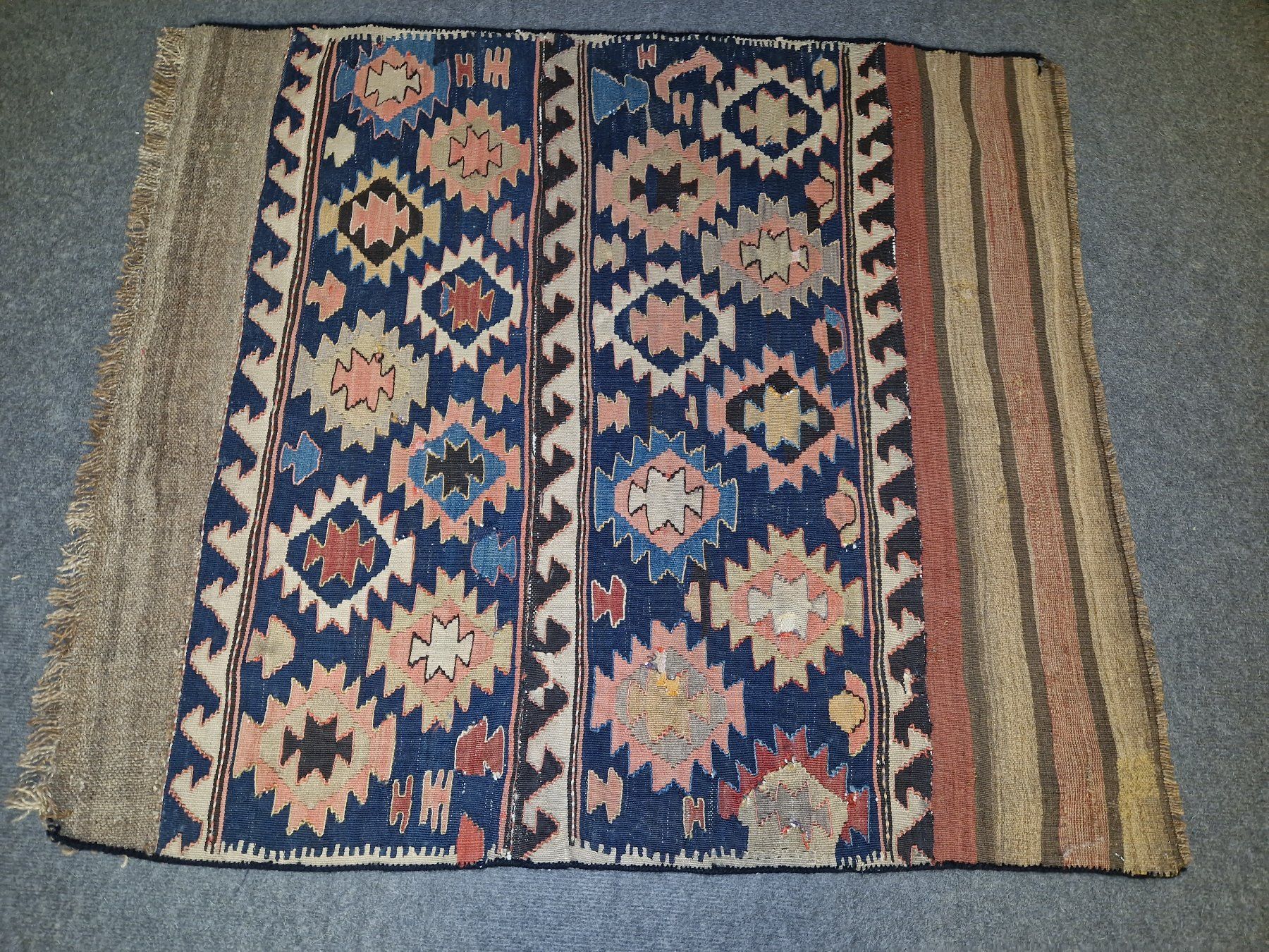 Tapis: antiker Teppich – D'occasion à Seedorf BE par Stibutz