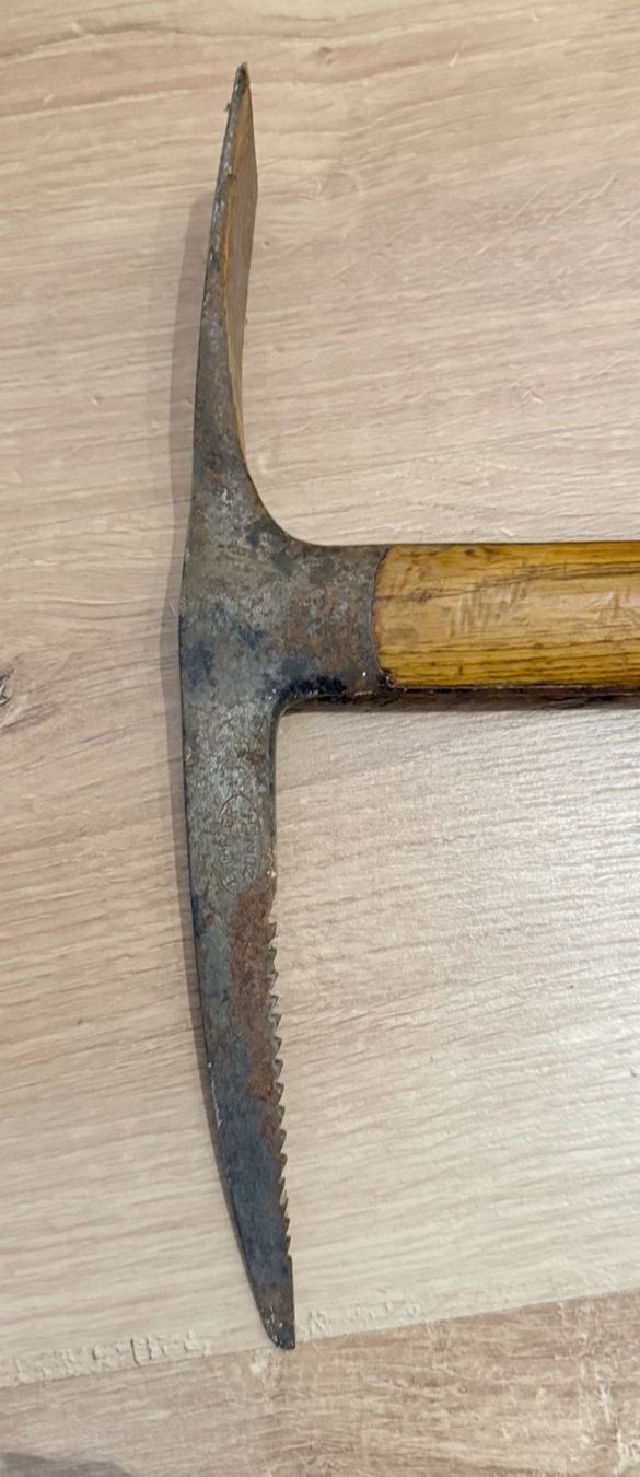 Kletterausrüstungen: Gletscher / Eispickel (Logo E. Thaler Zürich) – Gebraucht aus Samedan von Gischpel25 3