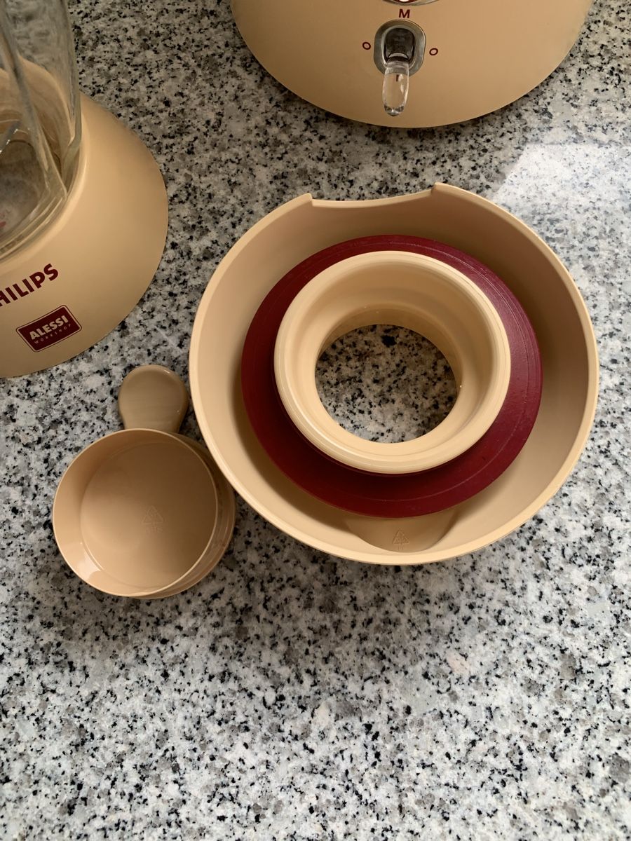 Alessi Appareils de cuisine: Standmixer von  Alessi/Philips beige/rot – D'occasion à Ellikon an der Thur par Bali1999 5