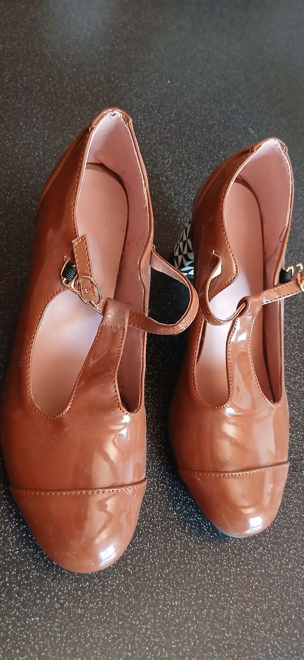 Damenschuhe: chaussures à  talon, souliers – Gebraucht aus Montcherand von petiteoune75 2