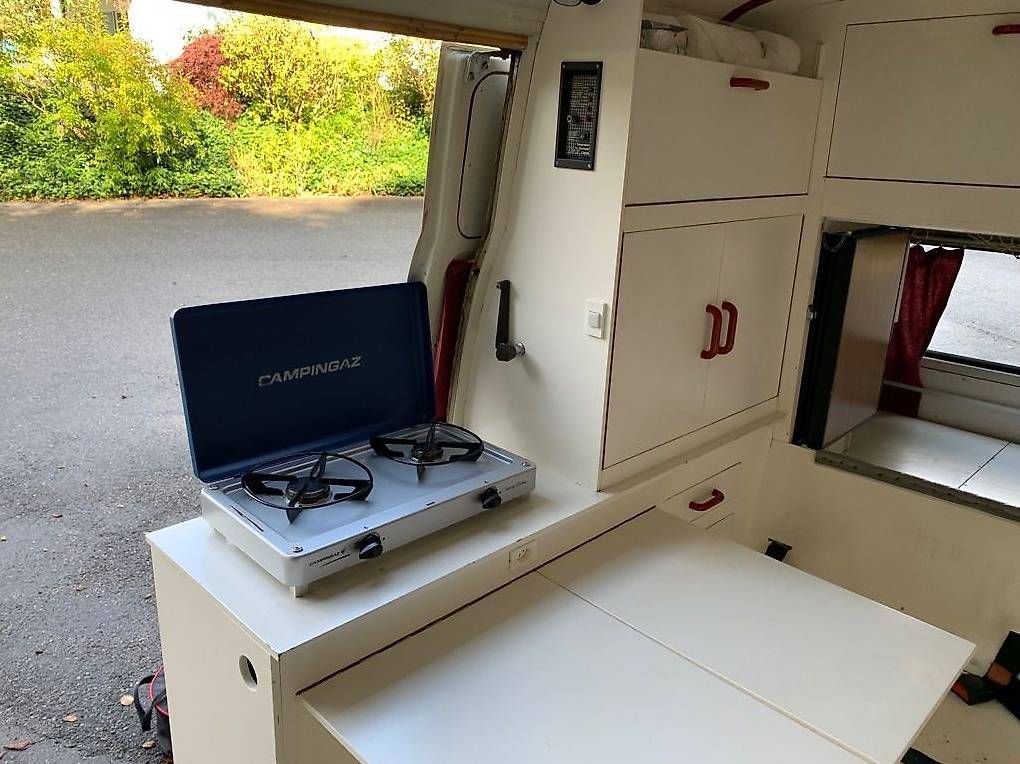 VW Veicoli da campeggio: VW T2 1972 ·Original Schweizer Postbus ·Campingbereit – Usato da St-Sulpice VD venduto da J.Shakesbeer 4