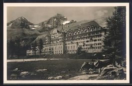 St. Moritz, Suvrettahaus mit Tennisplatz