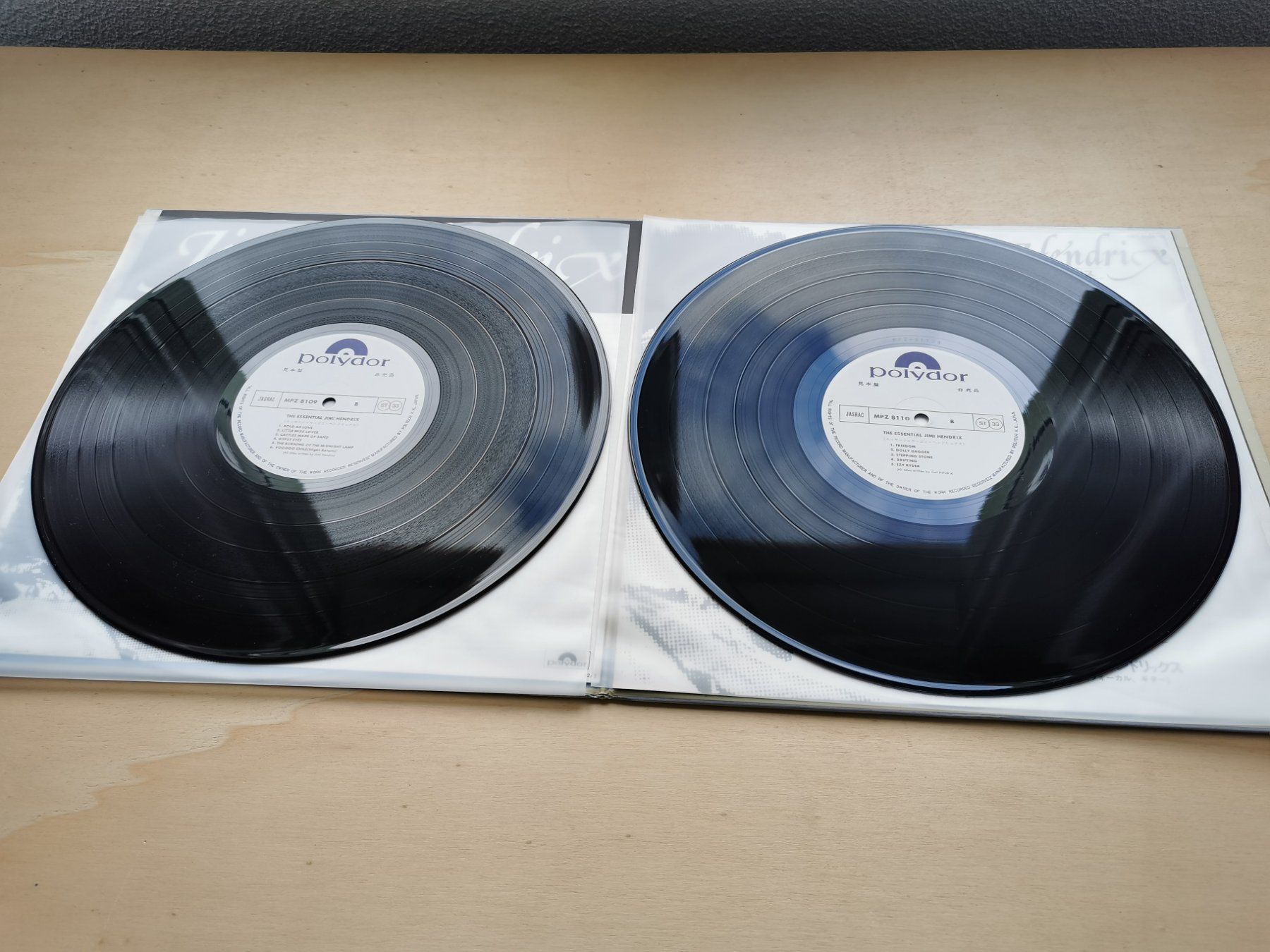 Dischi in vinile: The Essential Jimi Hendrix JP 78 Promo – Usato da Ebikon venduto da kisuM 8