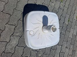 Sonnenschirmständer weiss Kunststoff mit Griff / Rolle