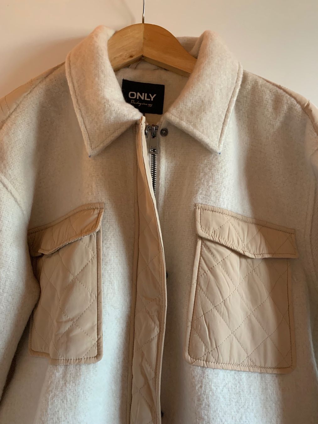 Only Jacken: Veste lainée style surchemise Only T.L neuve – Neu (gemäss Beschreibung) aus Perroy von barballalla 1